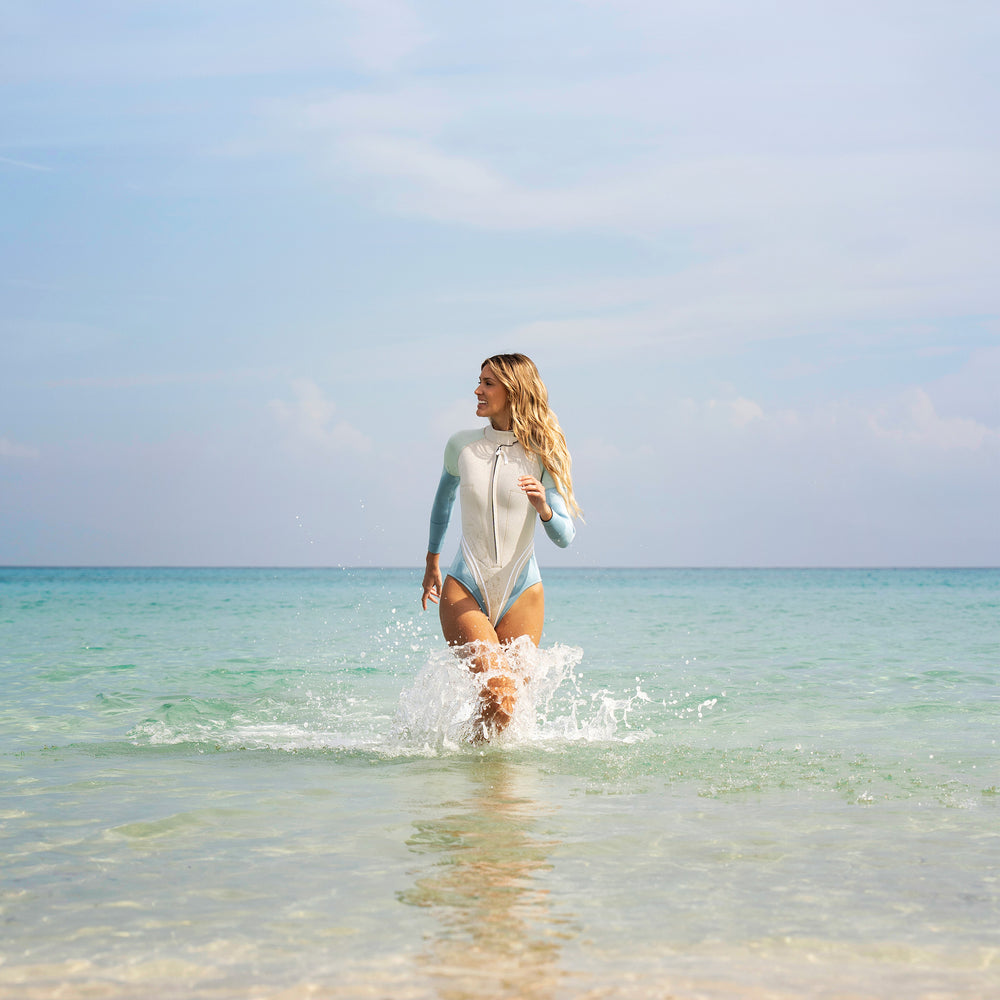 WETSUITS FÜR WONDERWOMEN UND WELLENGÖTTINNEN