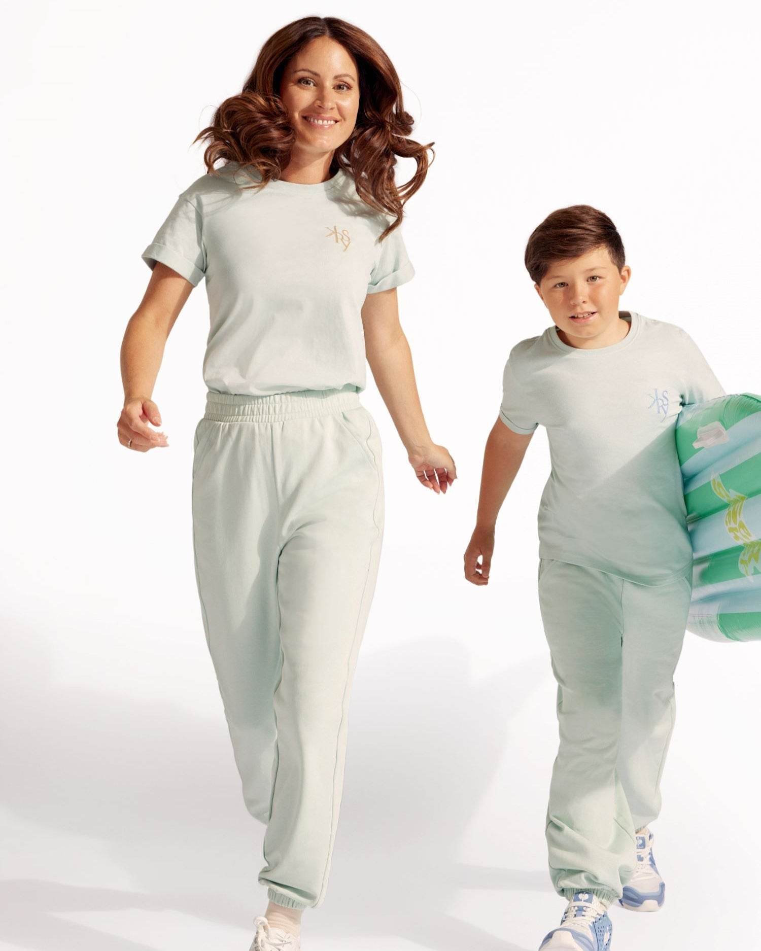 
                    
                      KERSY Studio T-Shirt - KERSY STRAUSS
                    
                  