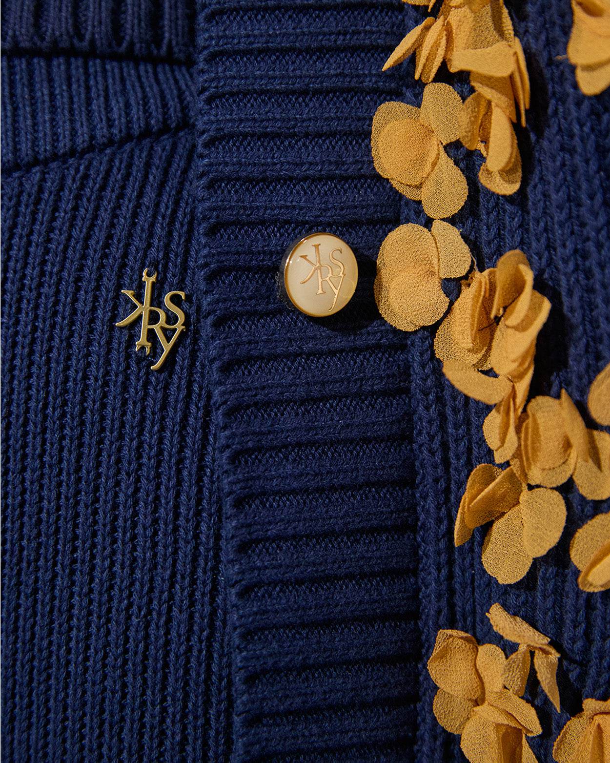 
                    
                      Knit Cardigan Flowers - KERSY STRAUSS
                    
                  