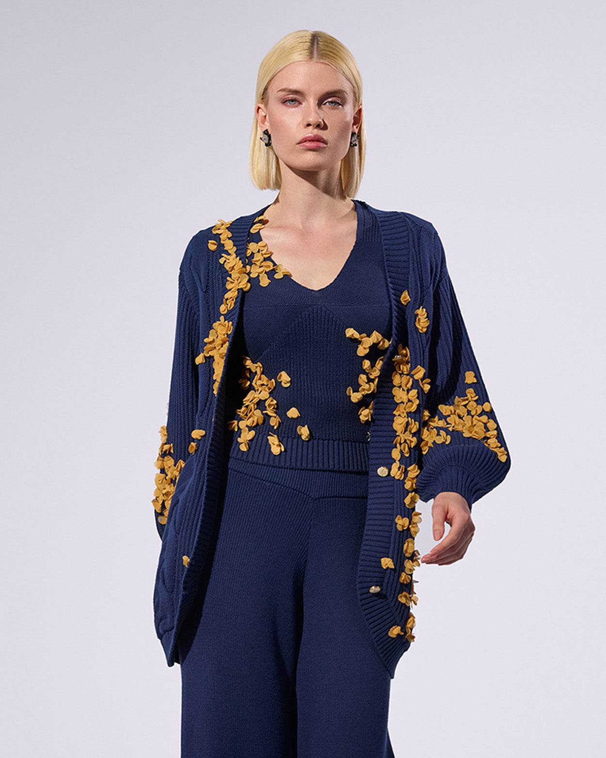 
                    
                      Knit Cardigan Flowers - KERSY STRAUSS
                    
                  