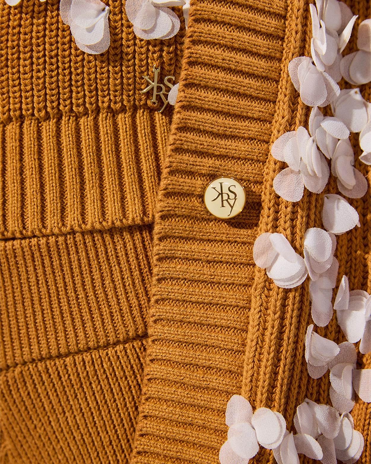 
                    
                      Knit Cardigan Flowers - KERSY STRAUSS
                    
                  